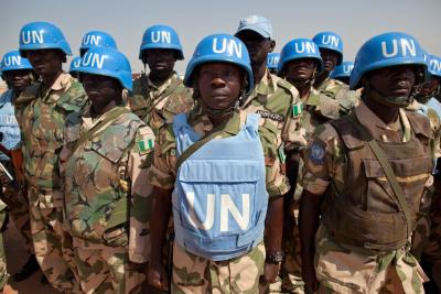 Nigerianske UNAMID soldater i Darfur © UN Photo by Albert González Farran