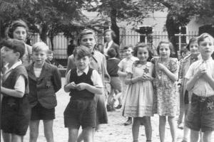 Propagandabillede af jødiske børn i Theresienstadt