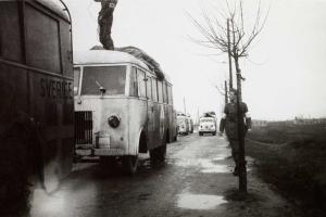 Danske kz-fanger i svenske Røde kors busser 1945 © Det Kongelige Bibliotek