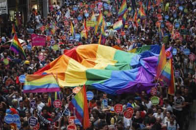 Gay Pride parade i den tyrkiske by Istanbul