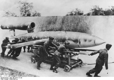V1 missil. Billedet er taget i 1944. © Bundesarchiv, Bild 146-1975-117-26 / Lysiak / CC BY-SA 3.0 de