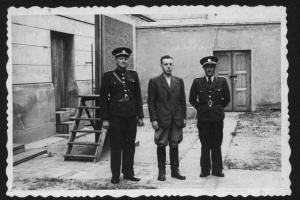 Kommandant i Theresienstadt Obersturmführer Rahm i midten © Terezin Memorial