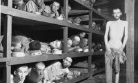 Befriede fanger i KZ-lejren Buchenwald, hvor Værnet arbejdede ©USHMM
