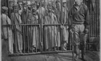 En gruppe fanger i arbejdslejr på øen Sakhalin i starten af 1900-tallet