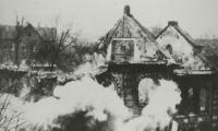 Synagoge ødelagt under "Krystalnatten" i november, hvor nazisternes jødepolitik gik over i en ny fase. Jøderne skulle ribbes for værdier og derefter tvinges til at emigrere under trusler om kz-lejrene