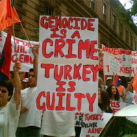 Armenian Youth Federation i Australien i protest over den tyrkiske præsident Ergodans besøg i Sydney