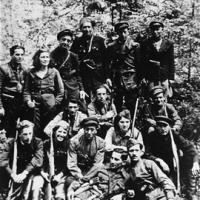 Gruppeportræt af jødiske partisanere fra Litauen ©USHMM